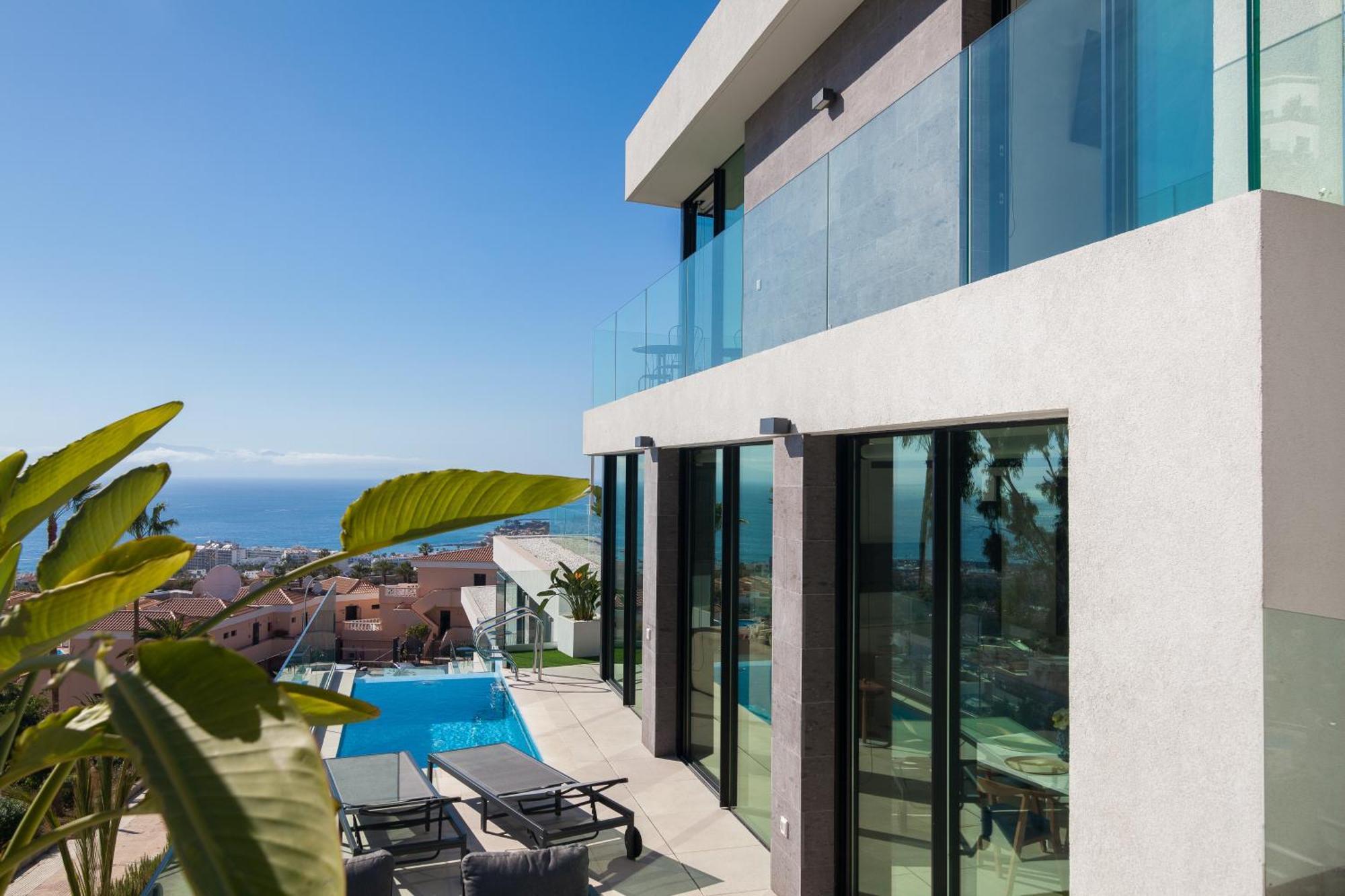 200m² New F With Private, Heated Pool And Amazing Ocean View. Villa Costa Adeje (Tenerife)