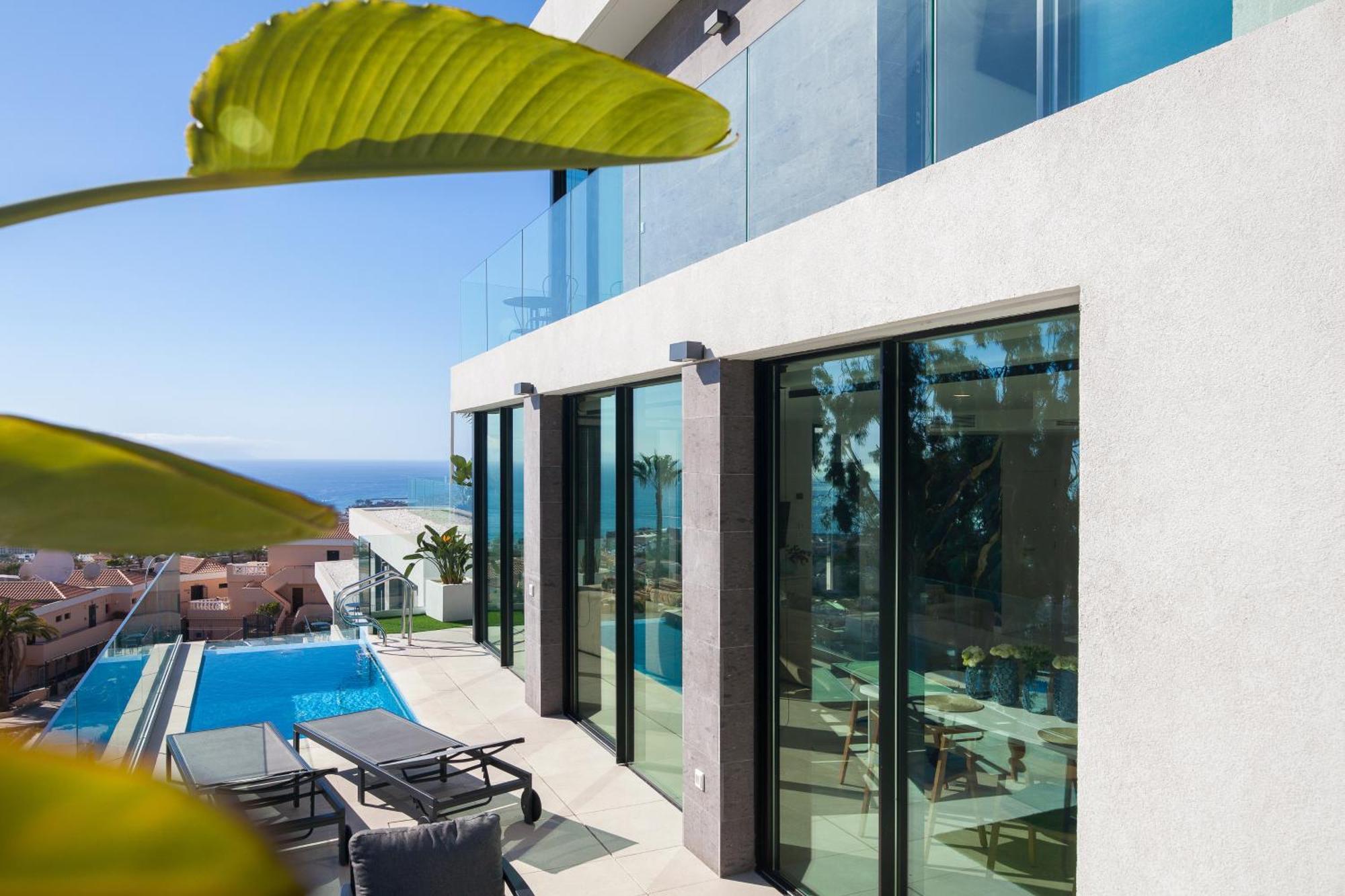 200m² New F With Private, Heated Pool And Amazing Ocean View. Villa